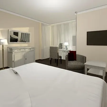 Luxury Boutique Opera Palace 5*